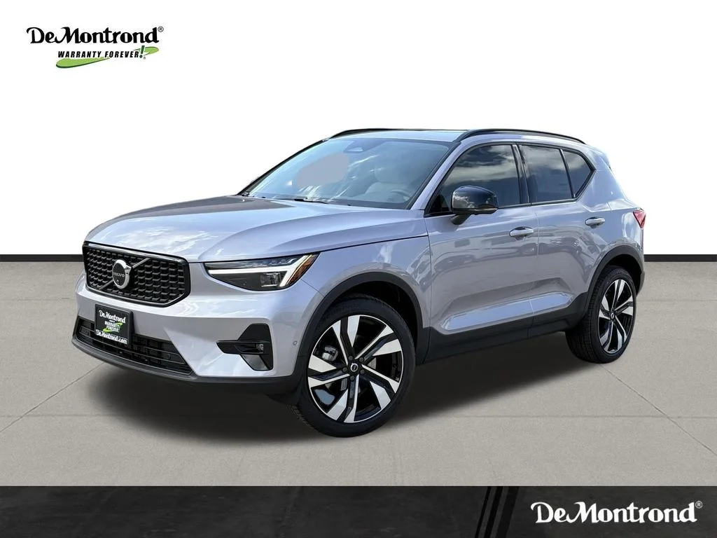 2026 Volvo XC40 B5 Ultra Dark AWD's photo