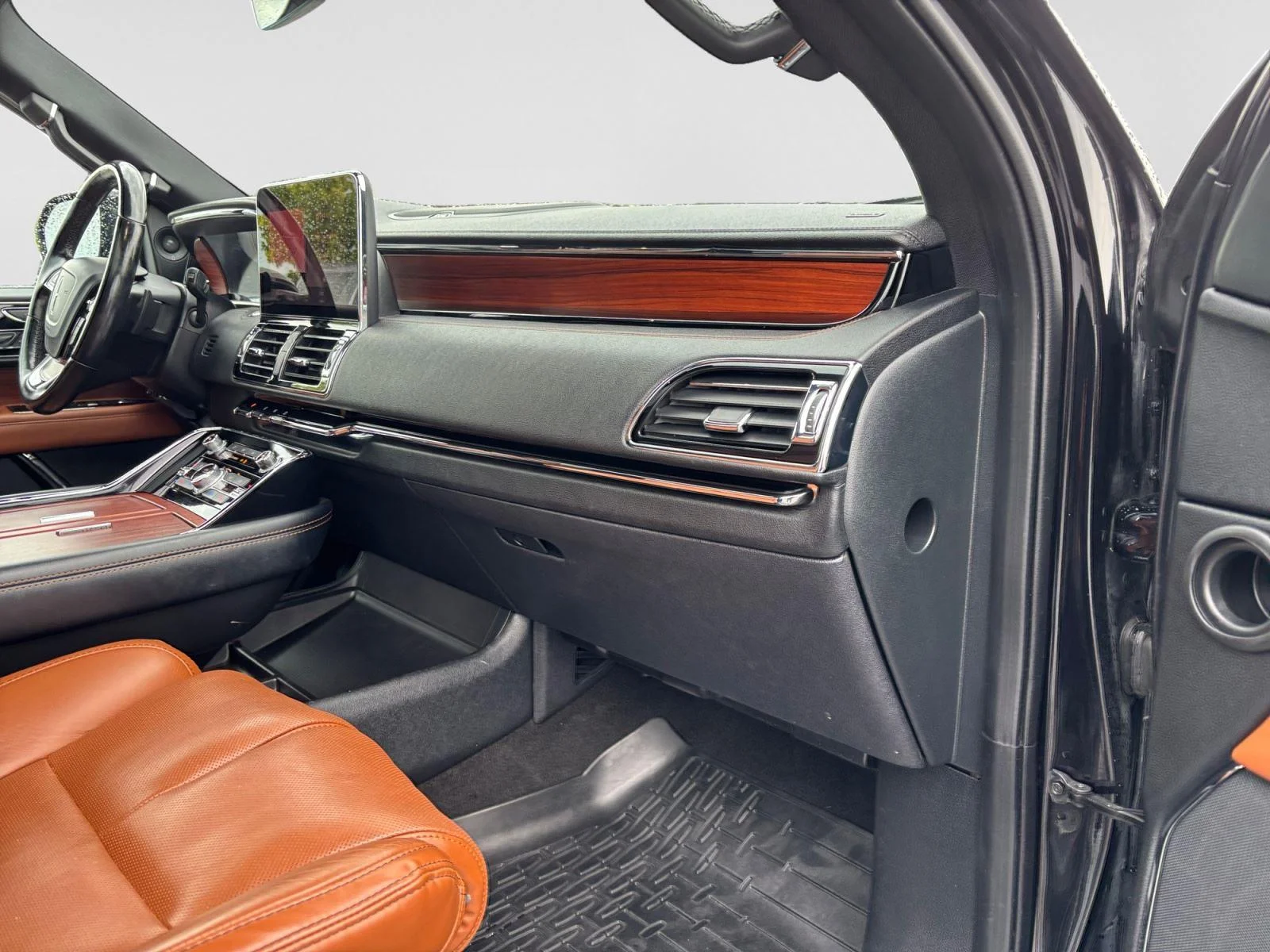 Used 2021 Infinite Black Lincoln Reserve image 56