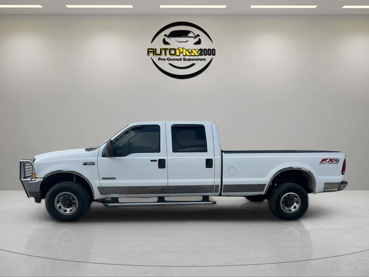 Used 2004 White Ford Lariat image 4