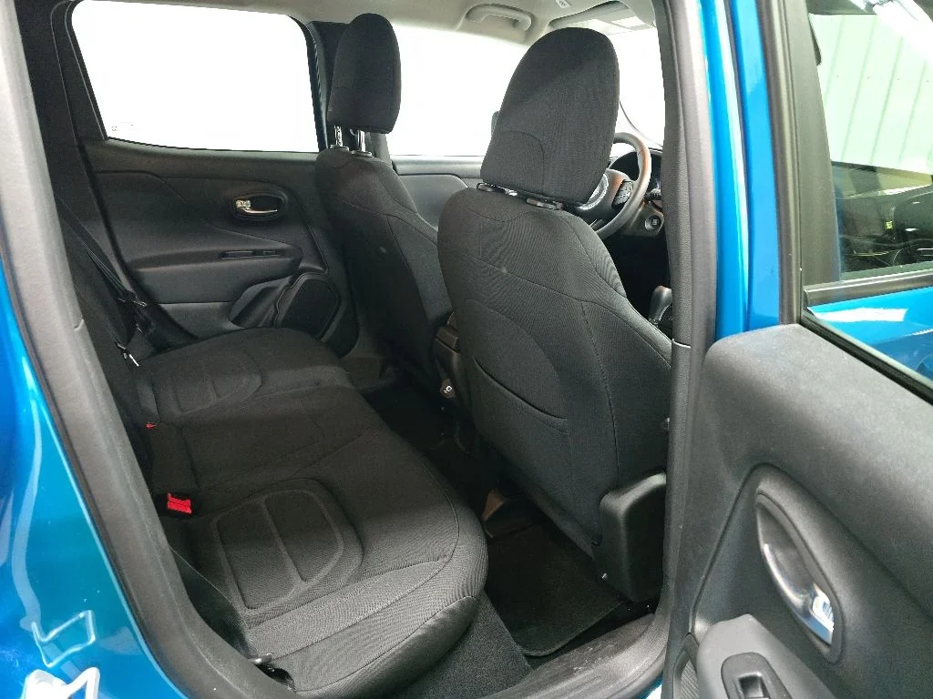 Used 2022 Teal Jeep Latitude image 17