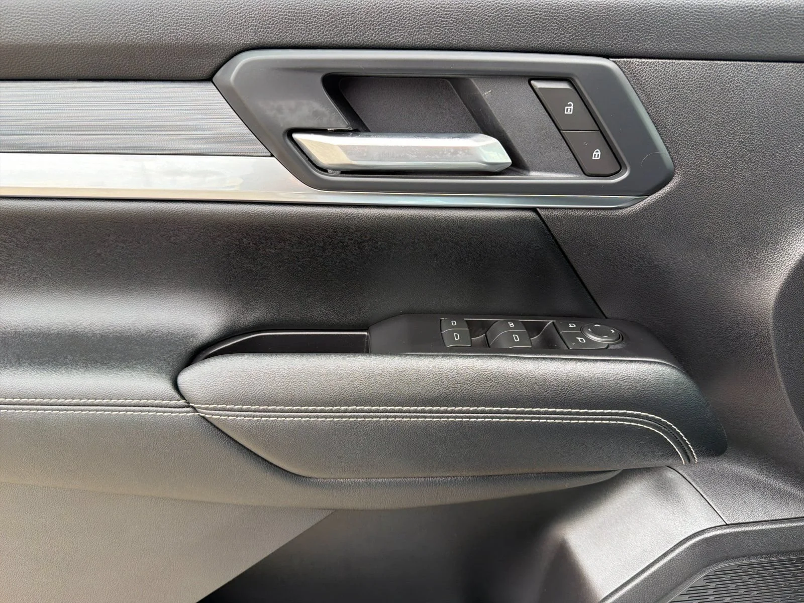 2027 GMC Terrain Elevation - Photo 10