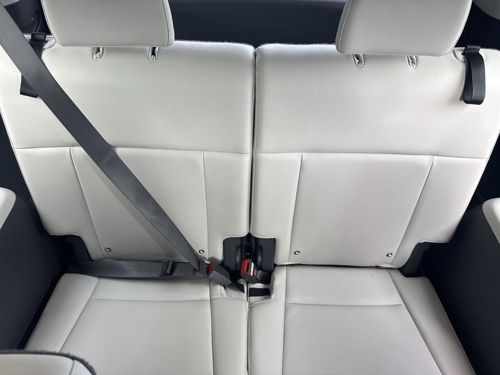 Used 2024 Silver Hyundai Calligraphy image 22