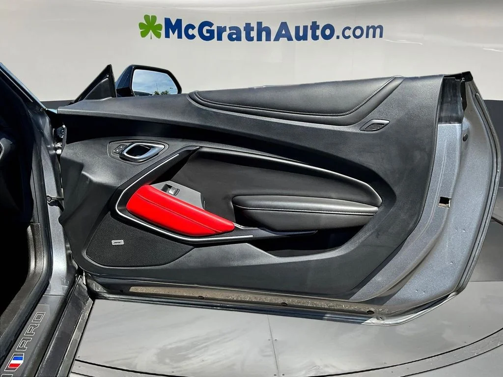 Used 2022 Gray Chevrolet 3LT image 29