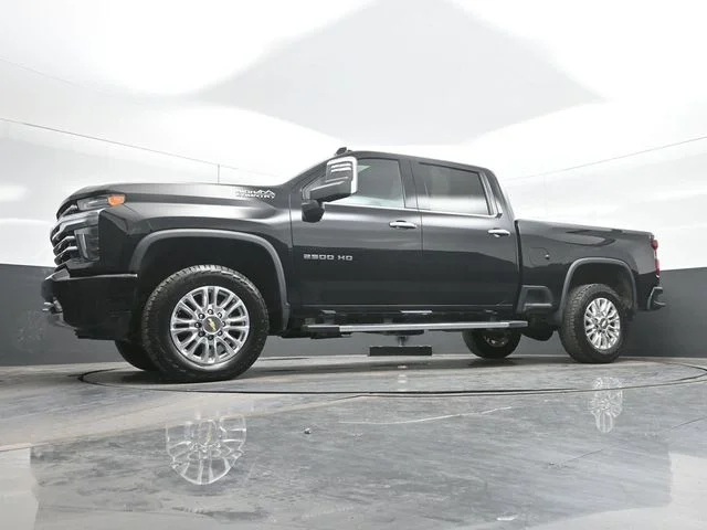 Used 2023 Black Chevrolet High Country image 21