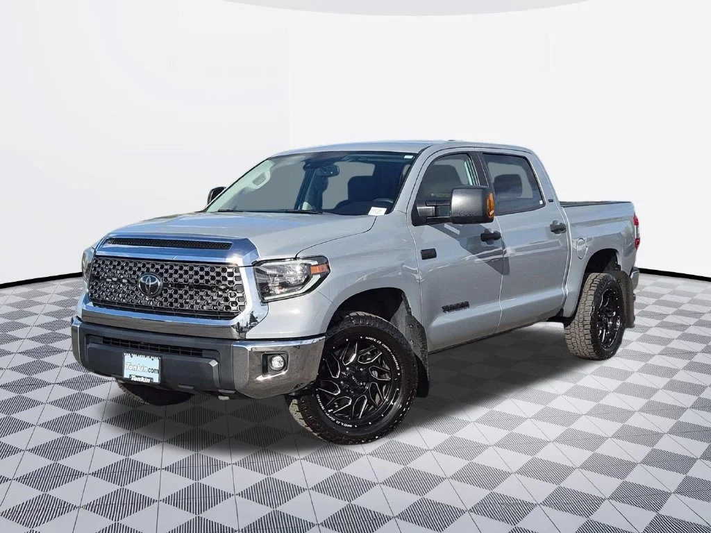 Used 2020 Cement Toyota SR5 image 2
