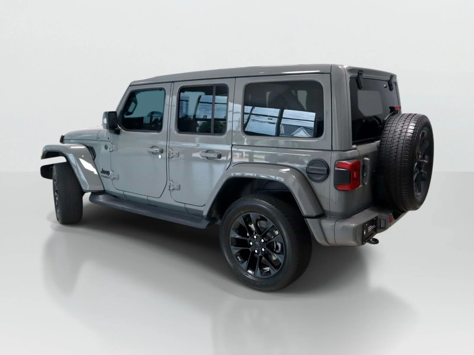Used 2022 Sting-Gray Clearcoat Jeep Unlimited High Altitude image 3