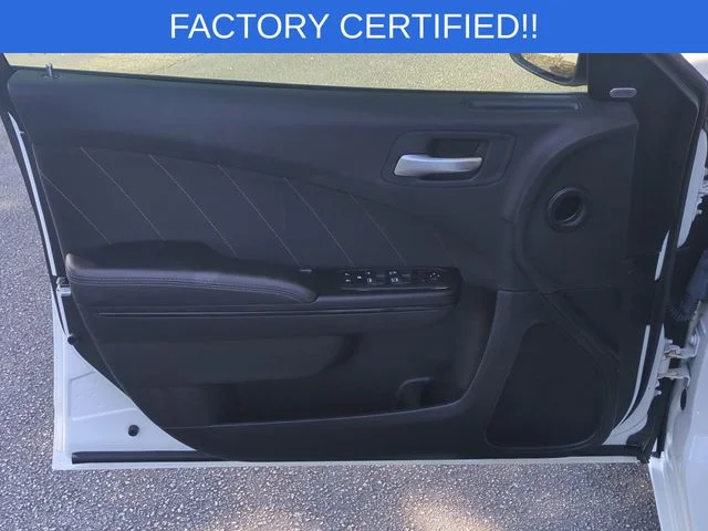 Used 2023 White Dodge SXT image 12