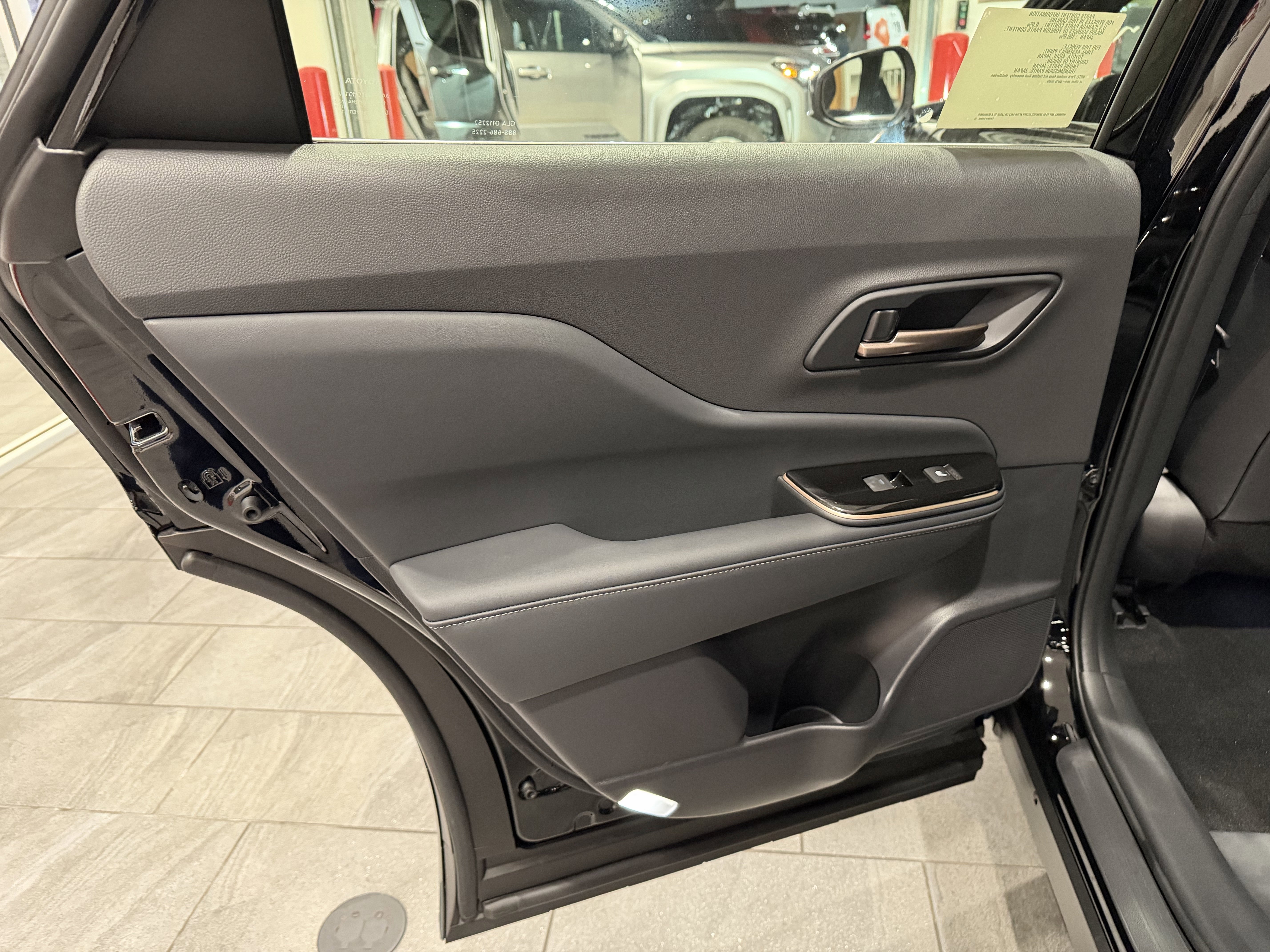 2025 Toyota Crown Signia XLE - Photo 31