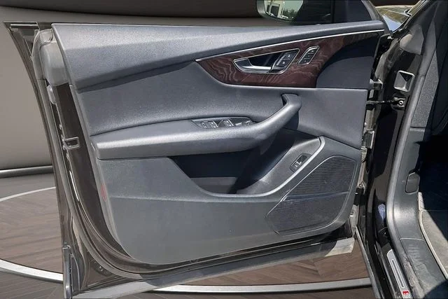 Used 2019  Audi 3.0T Premium Plus image 21