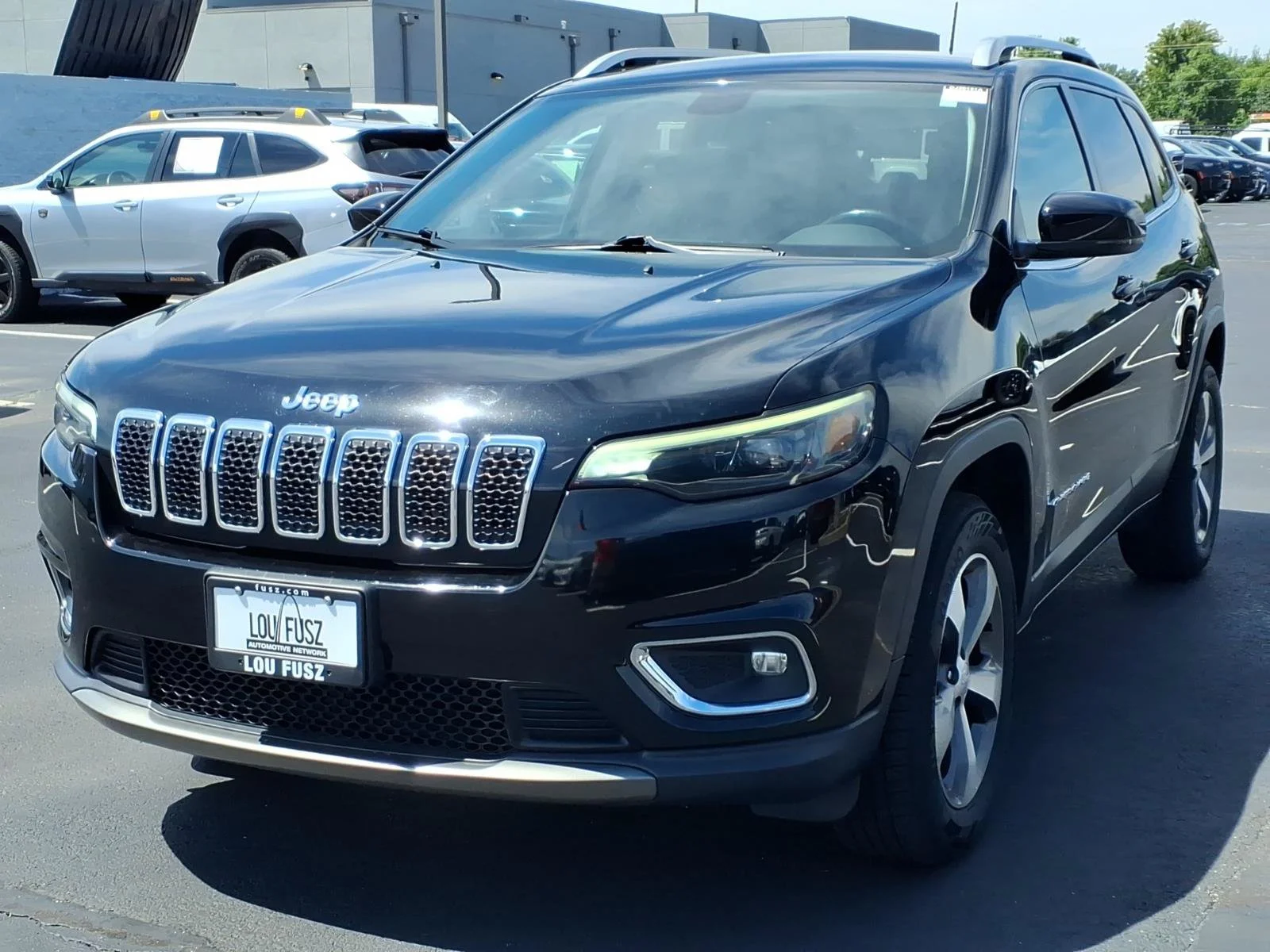 Used 2020 Diamond Black Crystal Pearlcoat Jeep Limited image 2