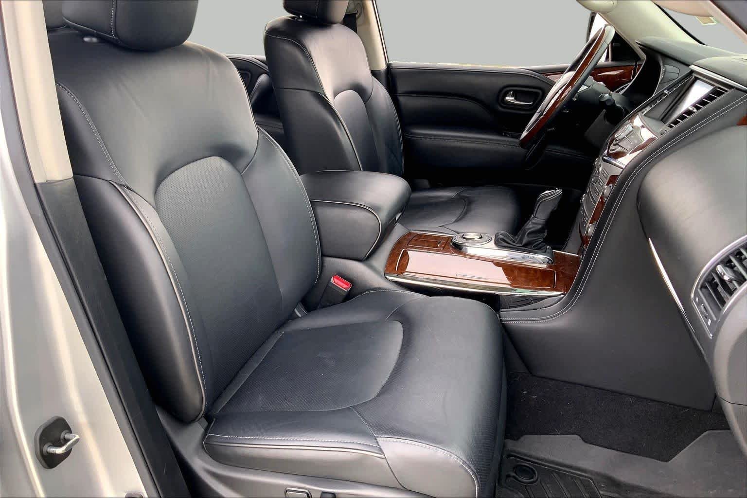 Used 2019 Liquid Platinum INFINITI LUXE image 9