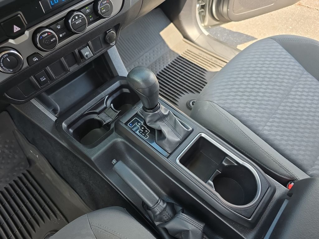 Certified Used 2022 Silver Toyota SR image 29
