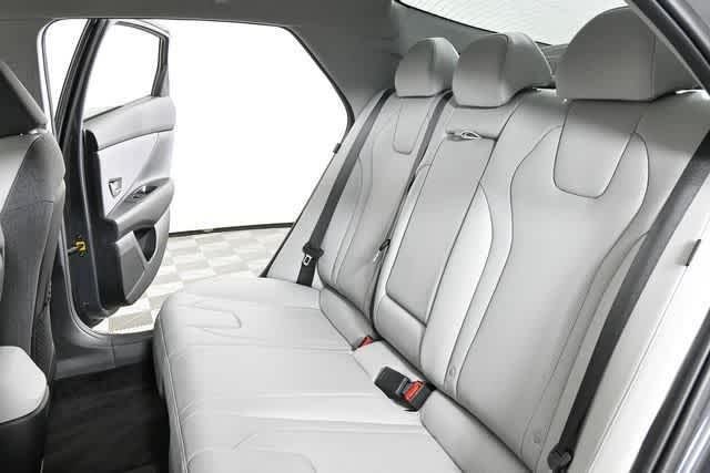 2025 Hyundai Elantra Limited - Photo 54