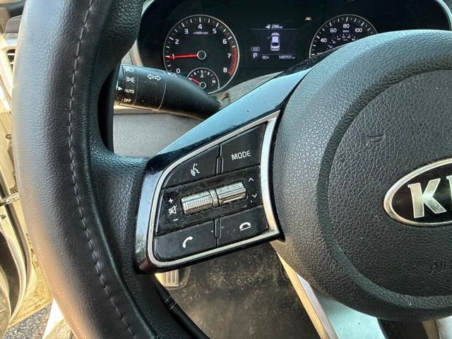 Used 2019 White Kia LX image 17