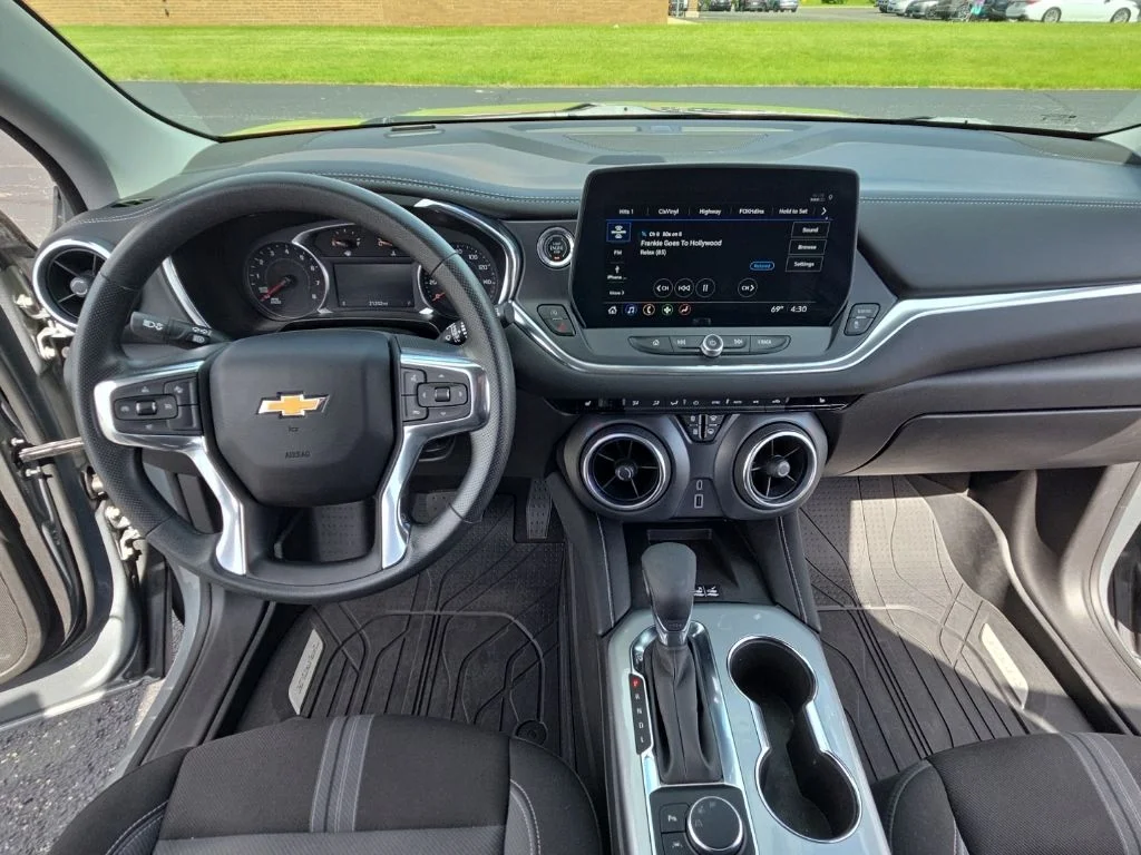 Used 2024 Gray Chevrolet LT image 34