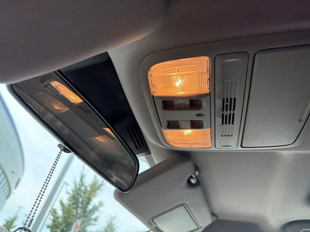 Used 2020  Honda EX image 21