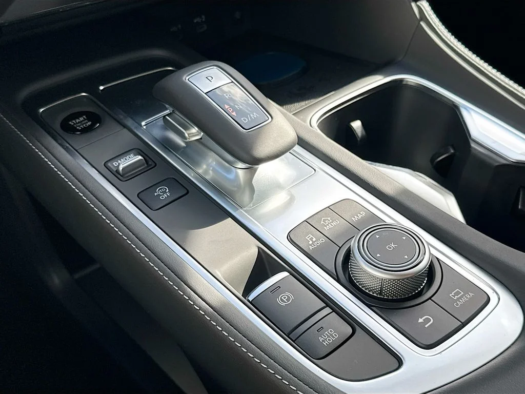 New 2027 BLACK OBSIDIAN INFINITI Pure FWD image 17