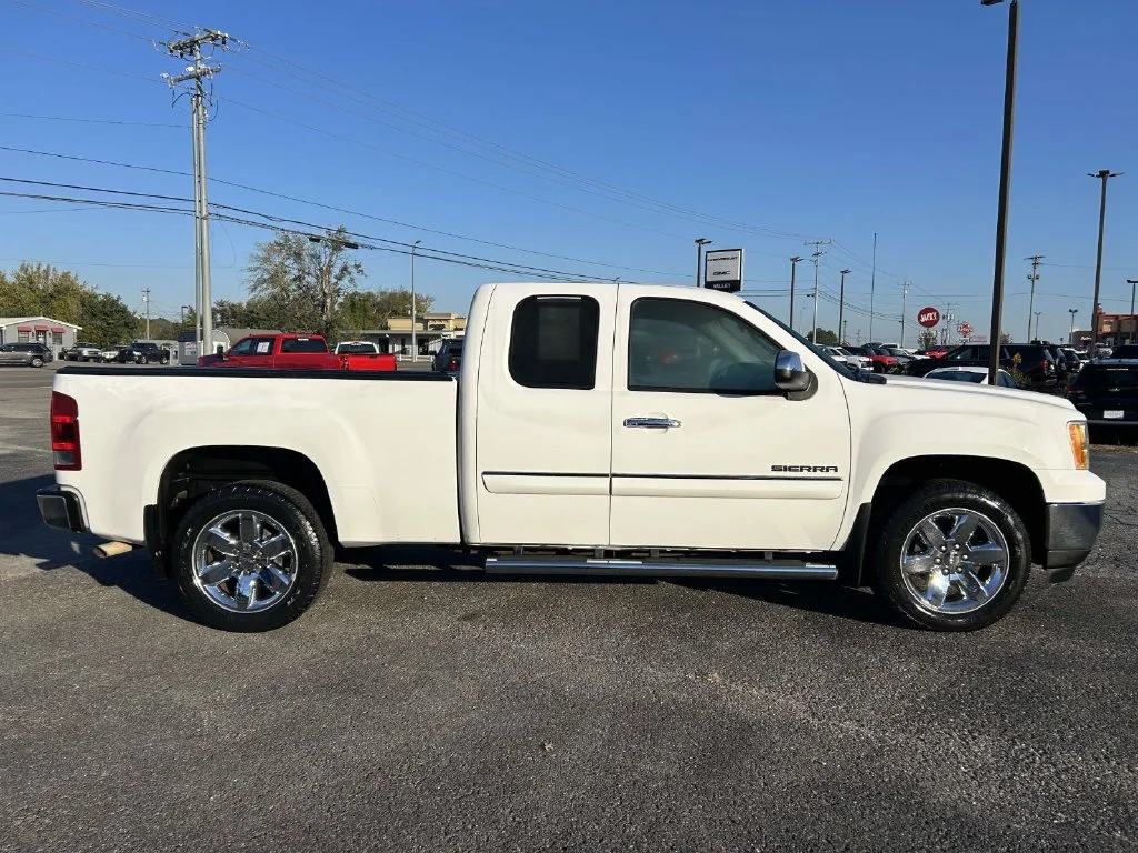 Used 2013 GMC Sierra 1500 SLE with VIN 1GTR1VE04DZ126860 for sale in Fayetteville, TN