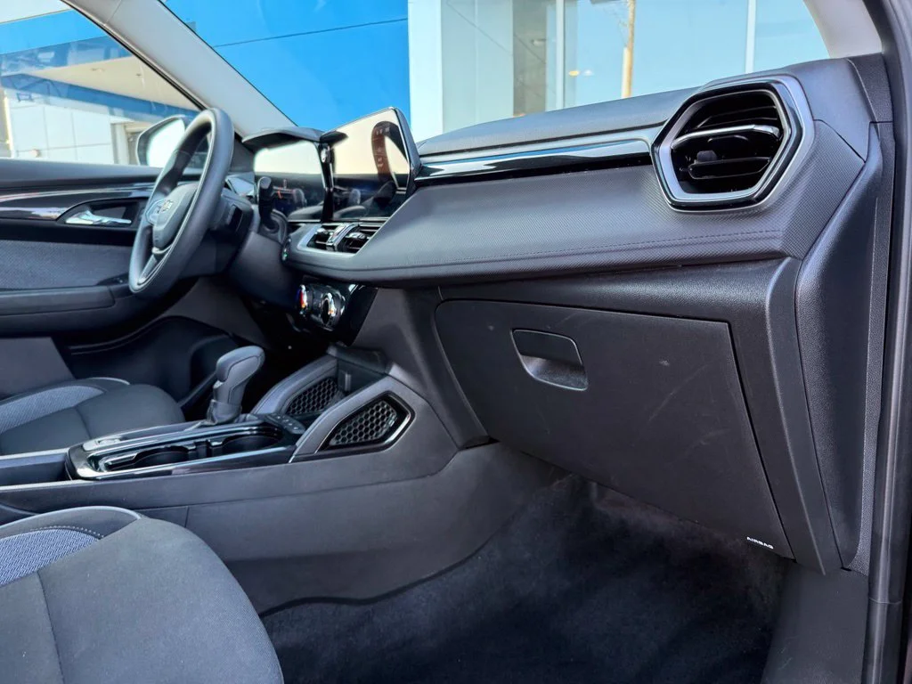 Used 2026 Mosaic Black Metallic Chevrolet LT image 16