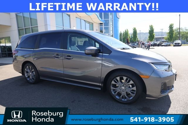 2026 Honda Odyssey Touring's photo
