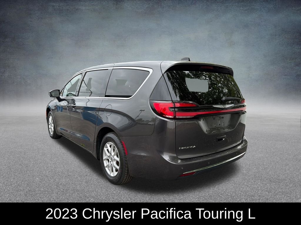 Used 2023 Granite Crystal Metallic Clearcoat Chrysler Touring L image 3