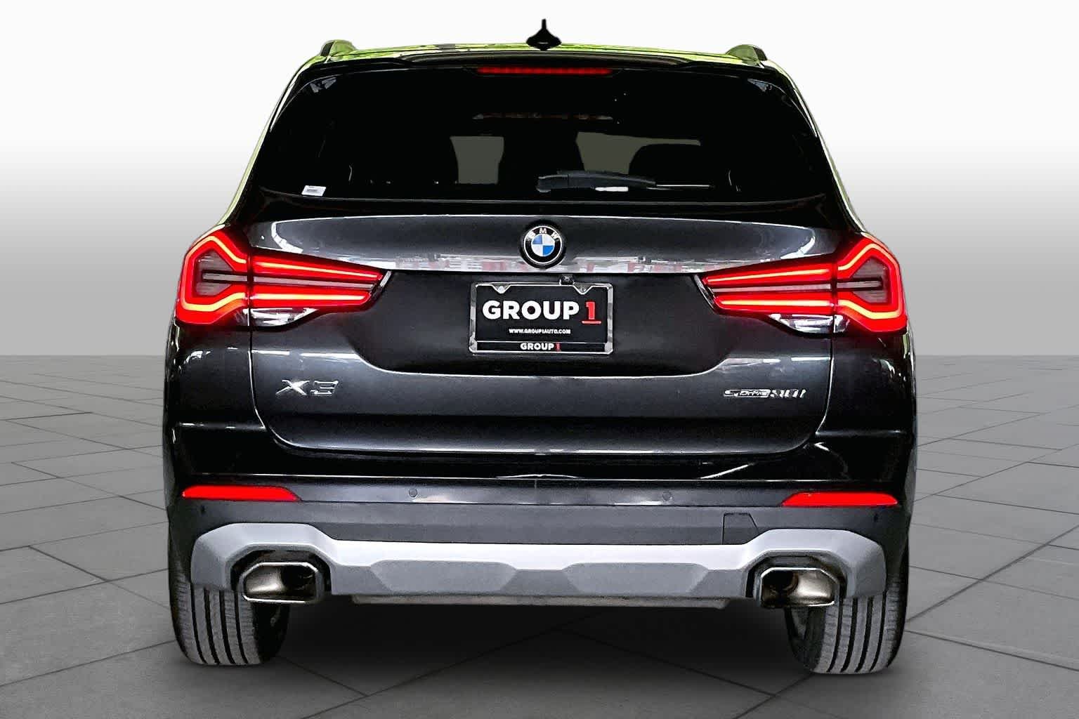 Used 2022 Jet Black BMW sDrive30i image 5