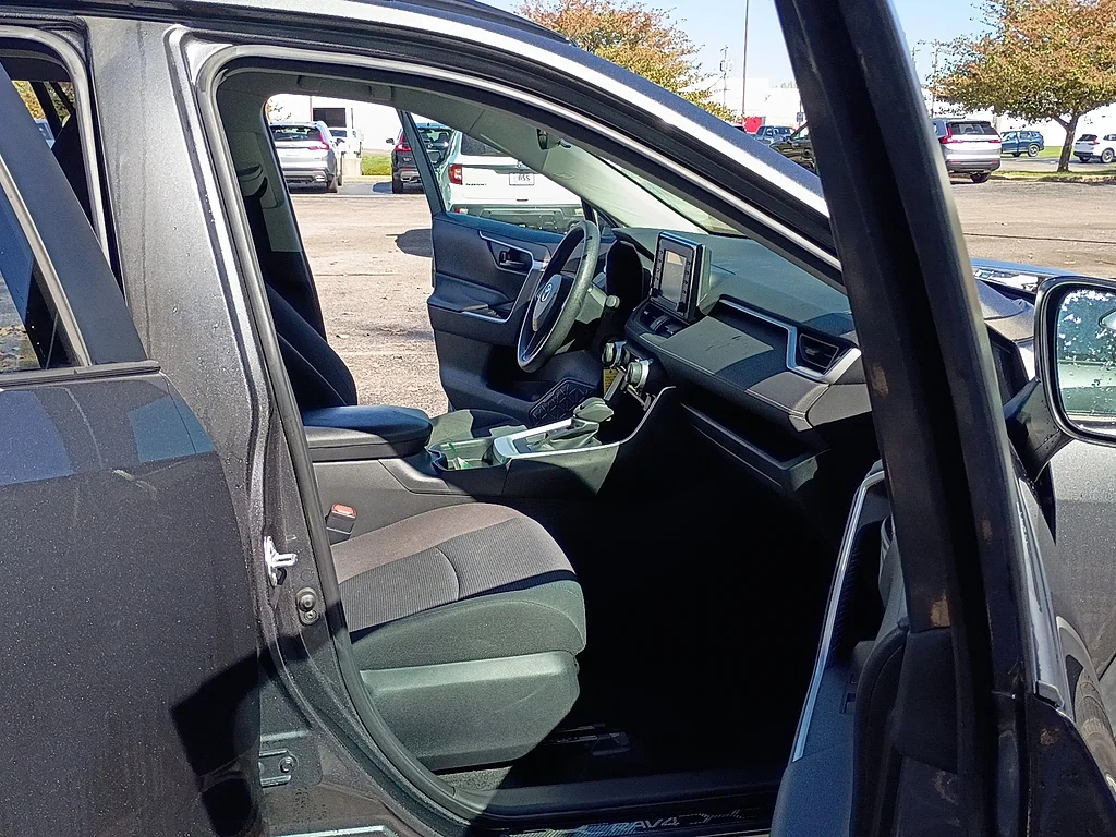 Used 2020 Magnetic Gray Metallic Toyota LE image 16