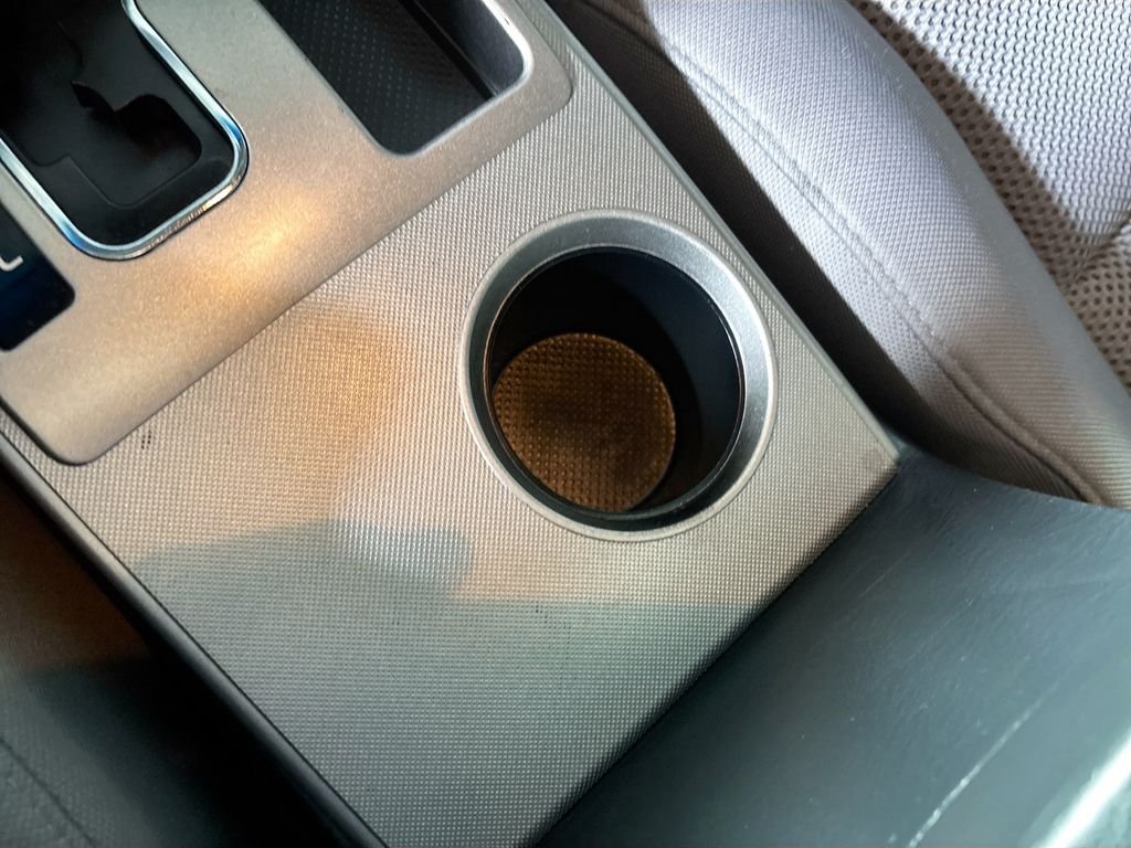 Used 2013 Green Toyota Base image 15