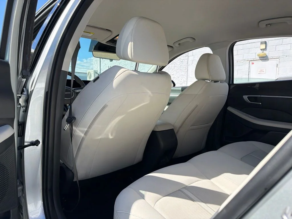 Used 2024 Silver Hyundai SEL image 26