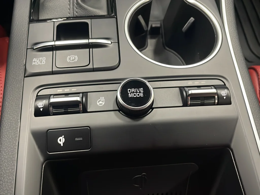 Used 2024 Black Kia GT-Line image 30