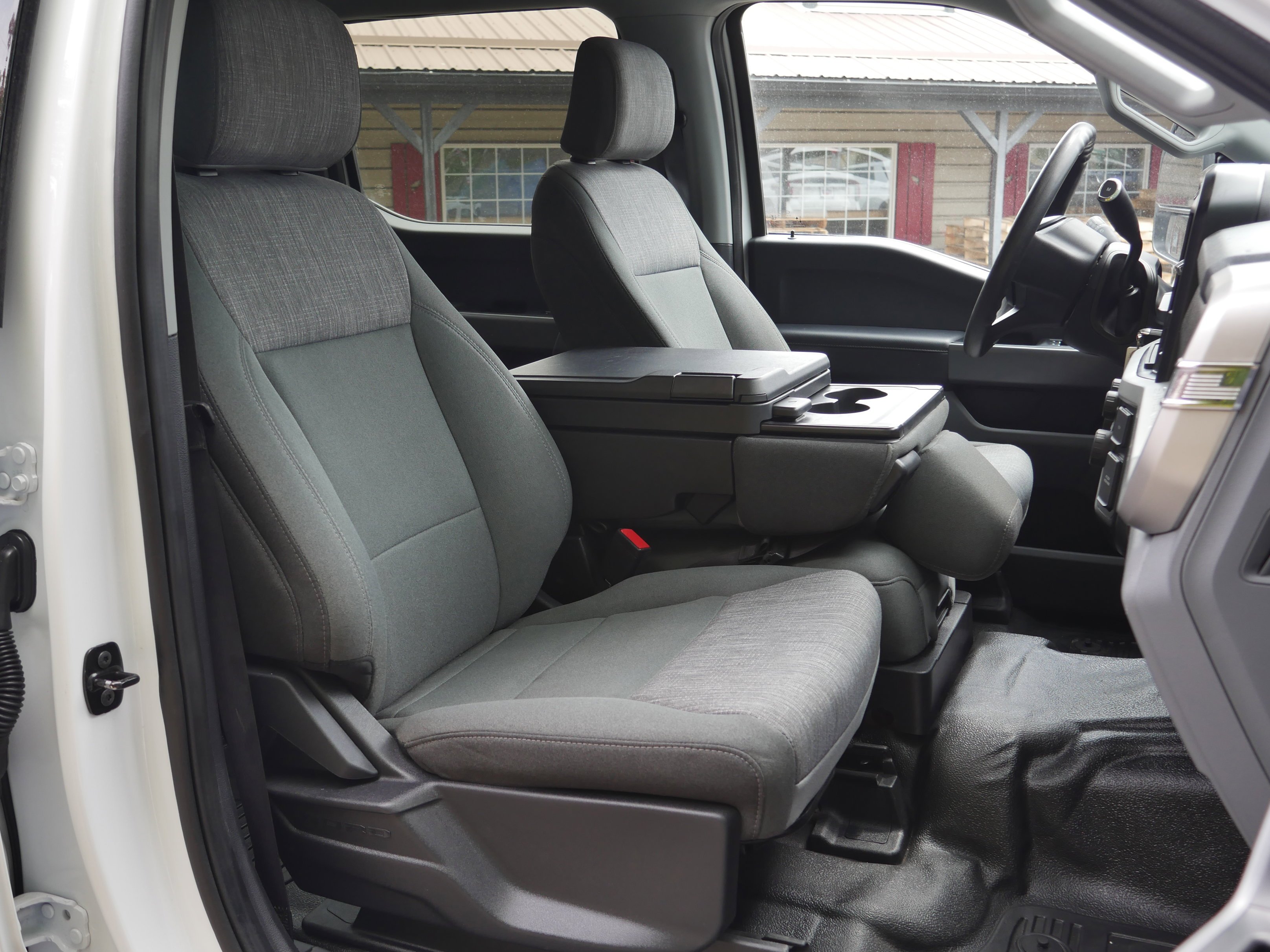Used 2024 Oxford White Ford XLT image 24