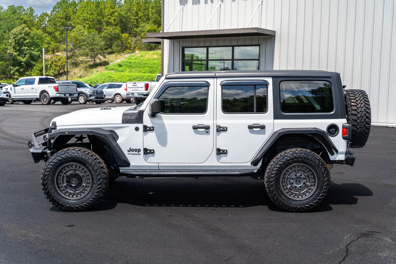 Used 2022 White Jeep Unlimited Sport Altitude image 7