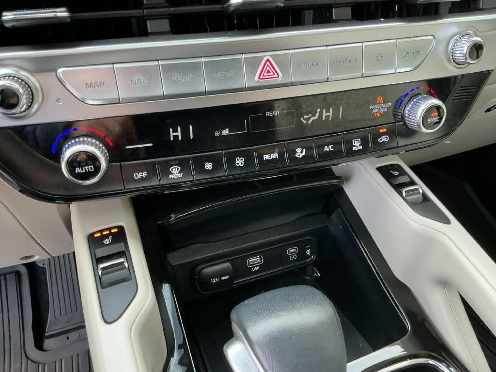 Used 2024 Gray Kia S image 23