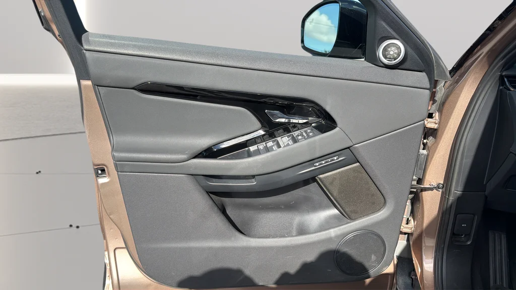 Used 2024 Brown Land Rover S image 20