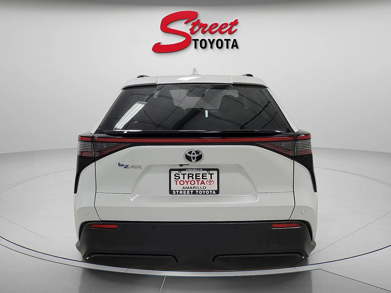 Certified Used 2023 WIND CHILL PEARL Toyota XLE image 4