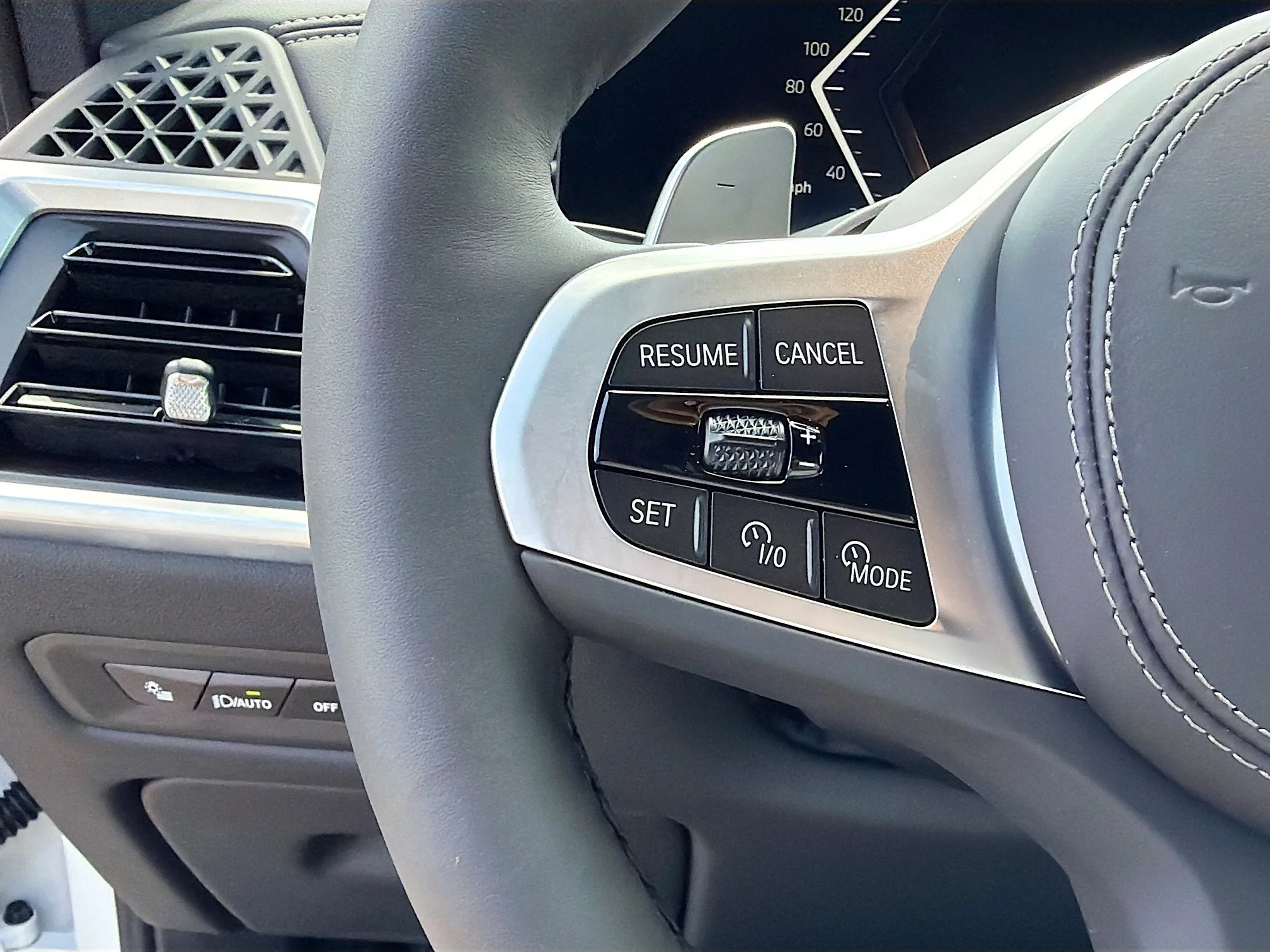 New 2026 Mineral White Metallic BMW xDrive40i image 36