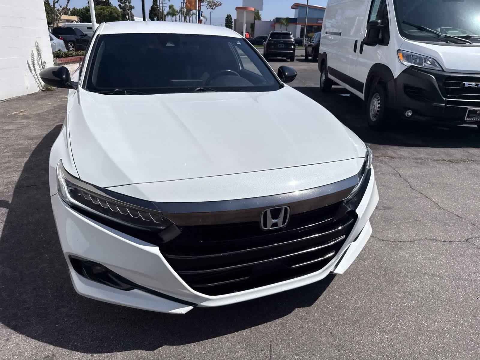 Used 2022 Platinum White Pearl Honda Sport image 6