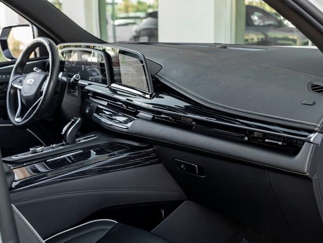 Used 2022 Crystal White Tricoat Cadillac Sport image 36