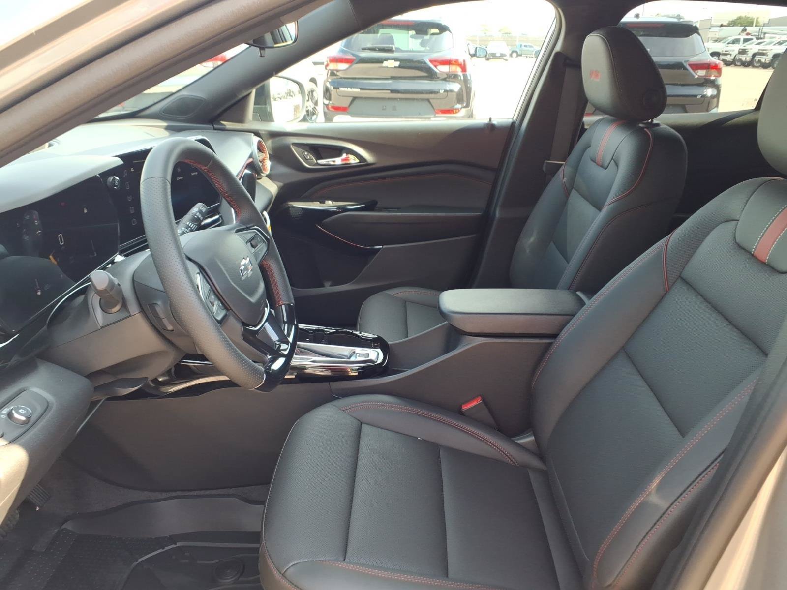 2026 Chevrolet Trax RS - Photo 13