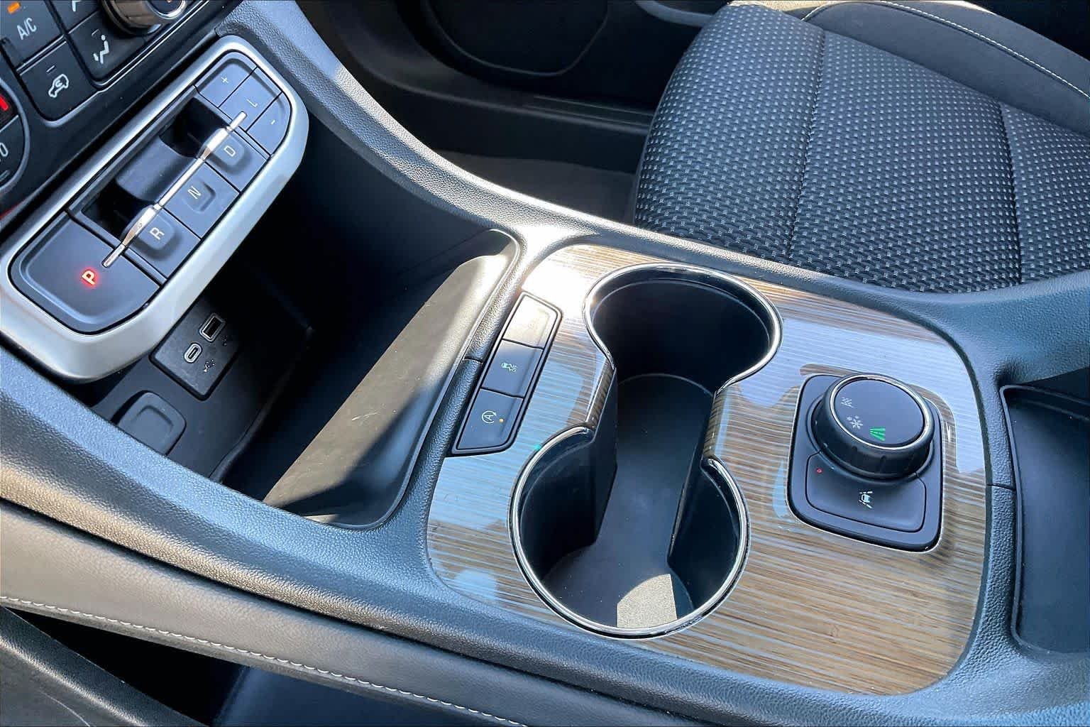 2023 GMC Acadia SLE - Photo 16