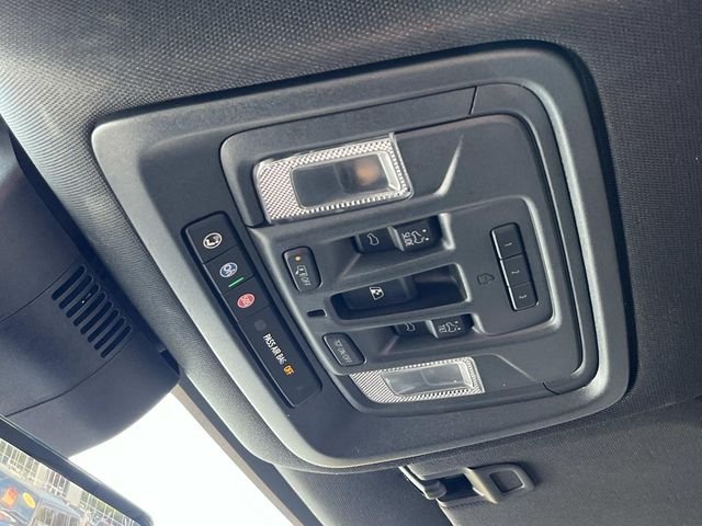 Used 2025 White GMC AT4 image 35