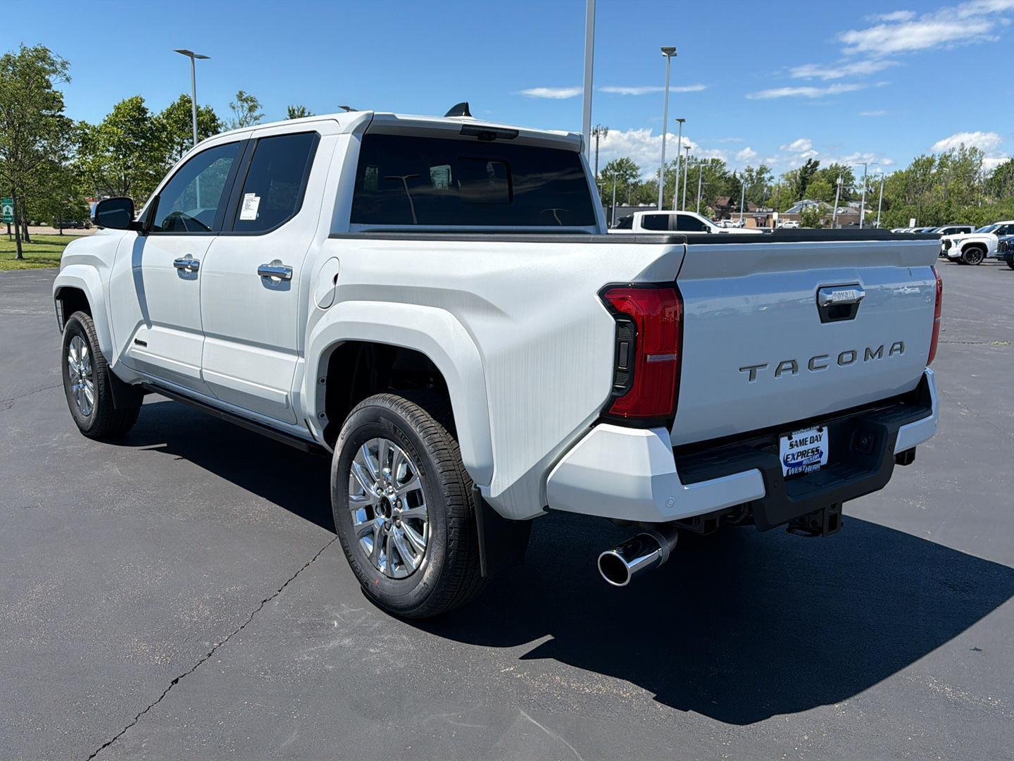 2026 Toyota Tacoma Limited - Photo 10