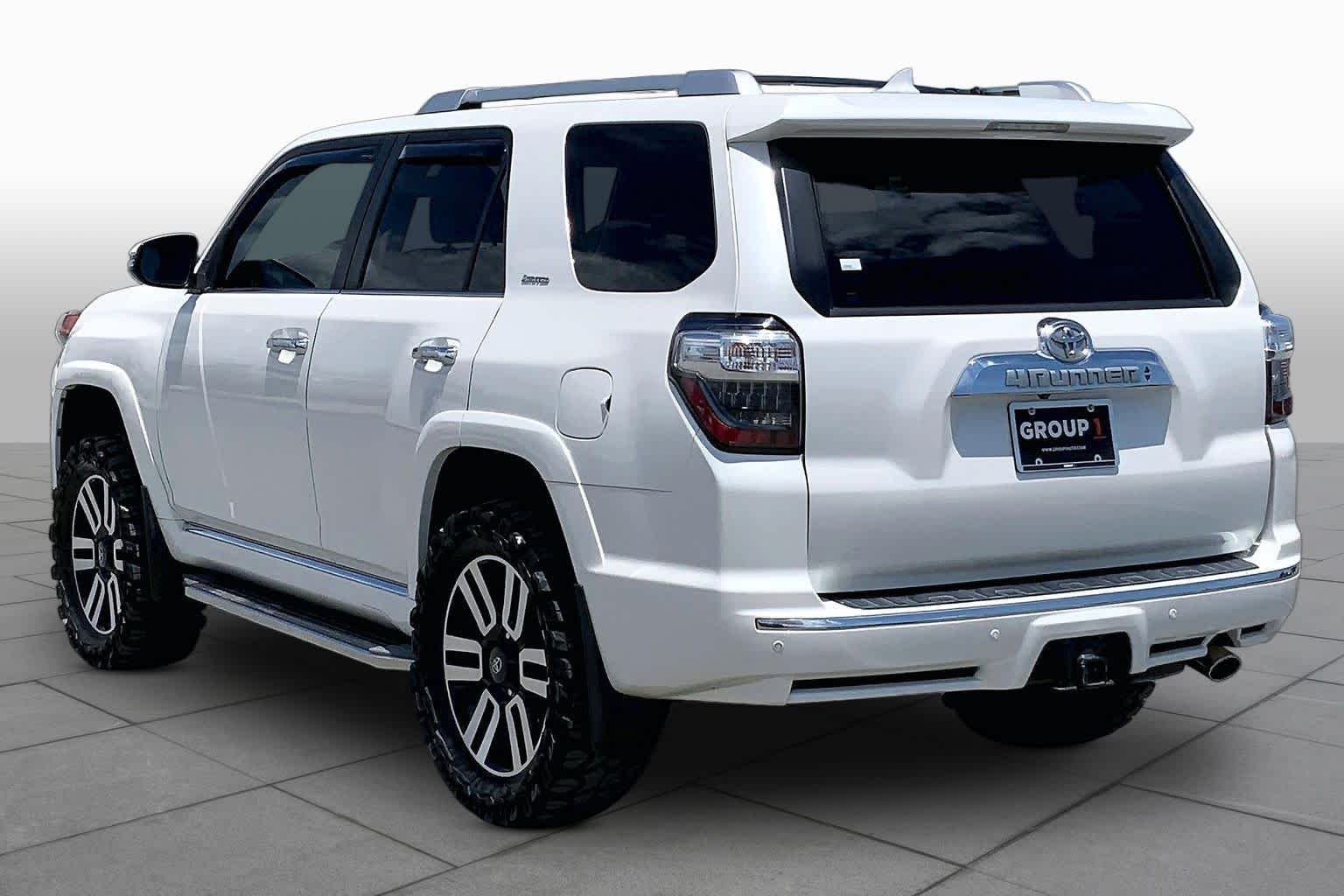 Used 2014 Blizzard Pearl Toyota Limited image 11