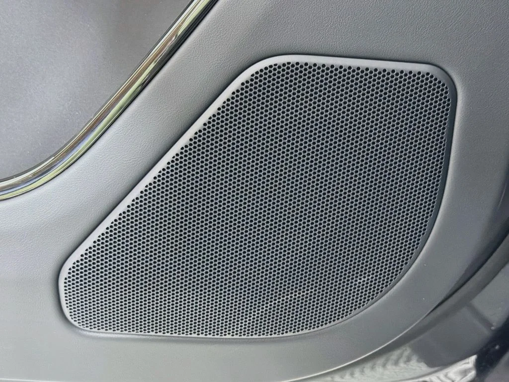 New 2027 Carpathian Grey Land Rover Dynamic SE image 19
