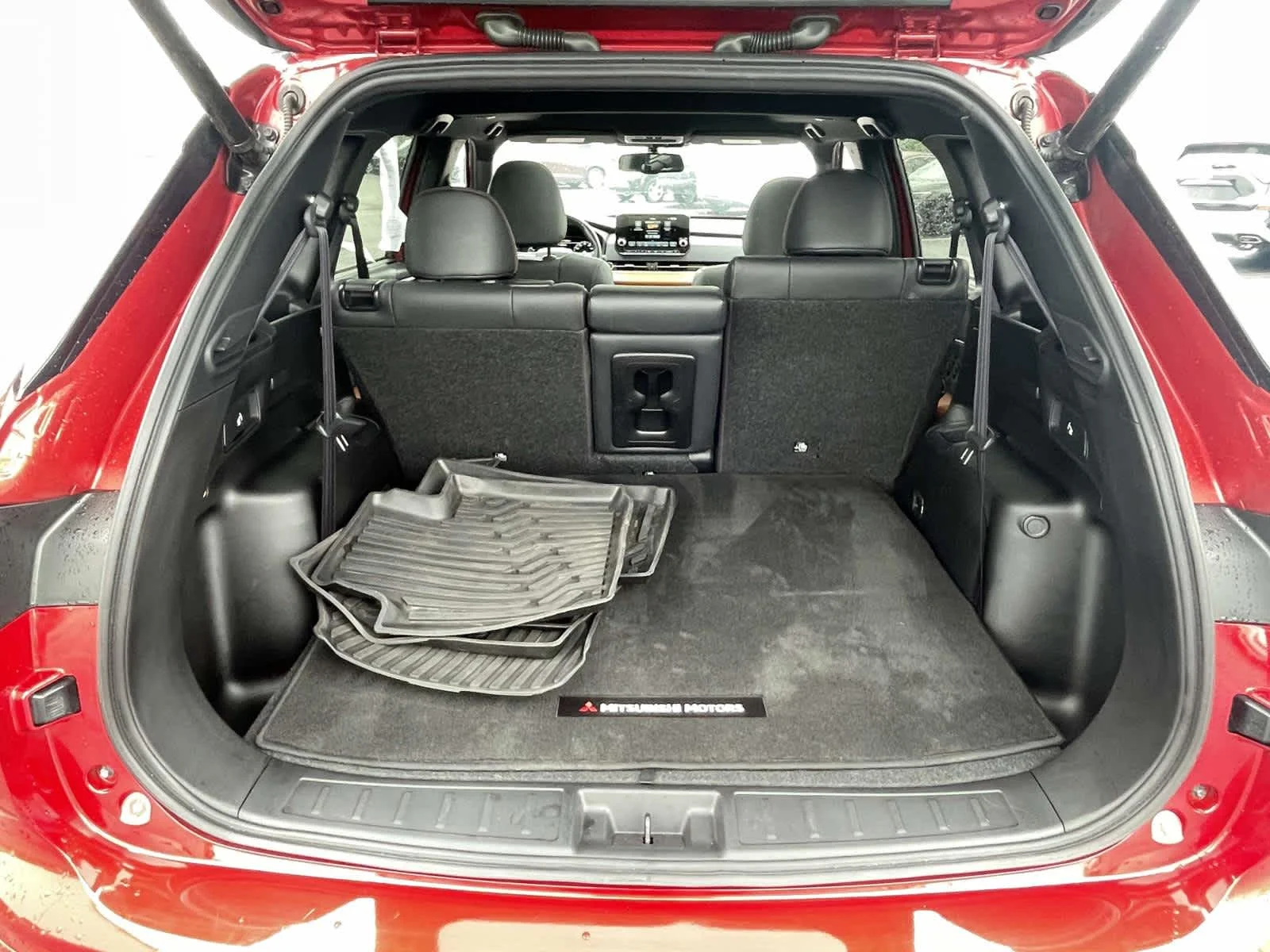 Used 2024 Red Diamond w/ Black Roof Mitsubishi SEL image 20