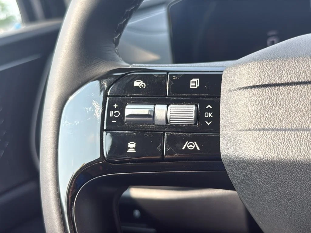New 2026 Glacial White Pearl Kia LX image 45