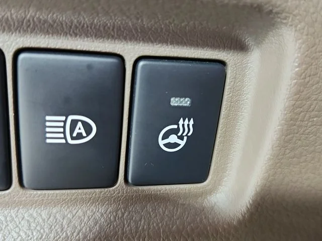 Used 2023 Silver Lexus 460 image 29