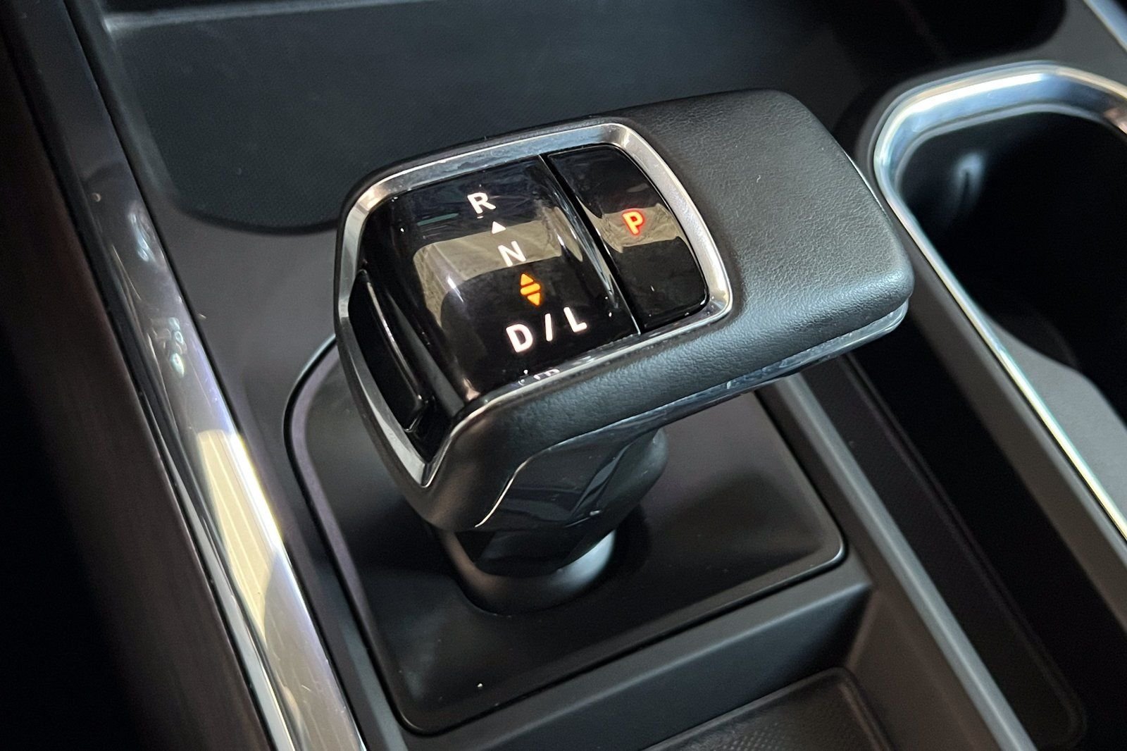 Used 2023 Silver GMC SLT image 24