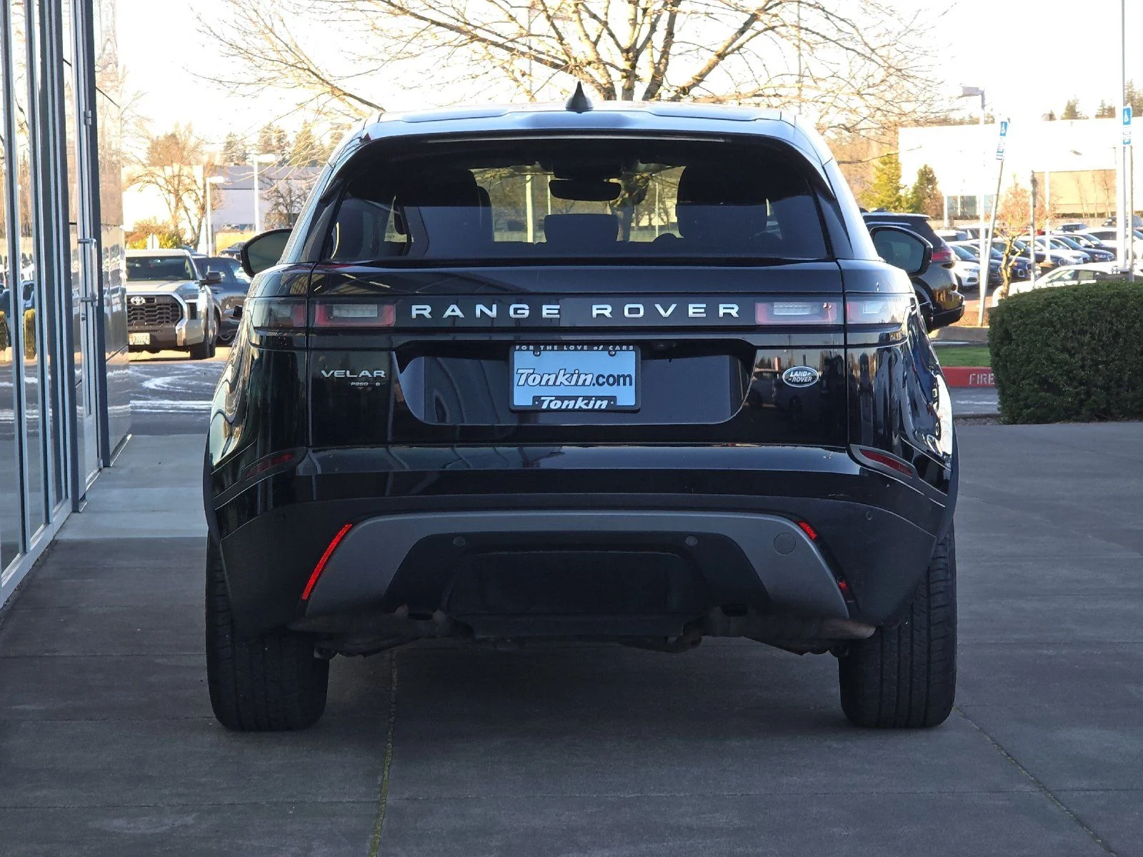 Used 2020 Black Land Rover S image 4