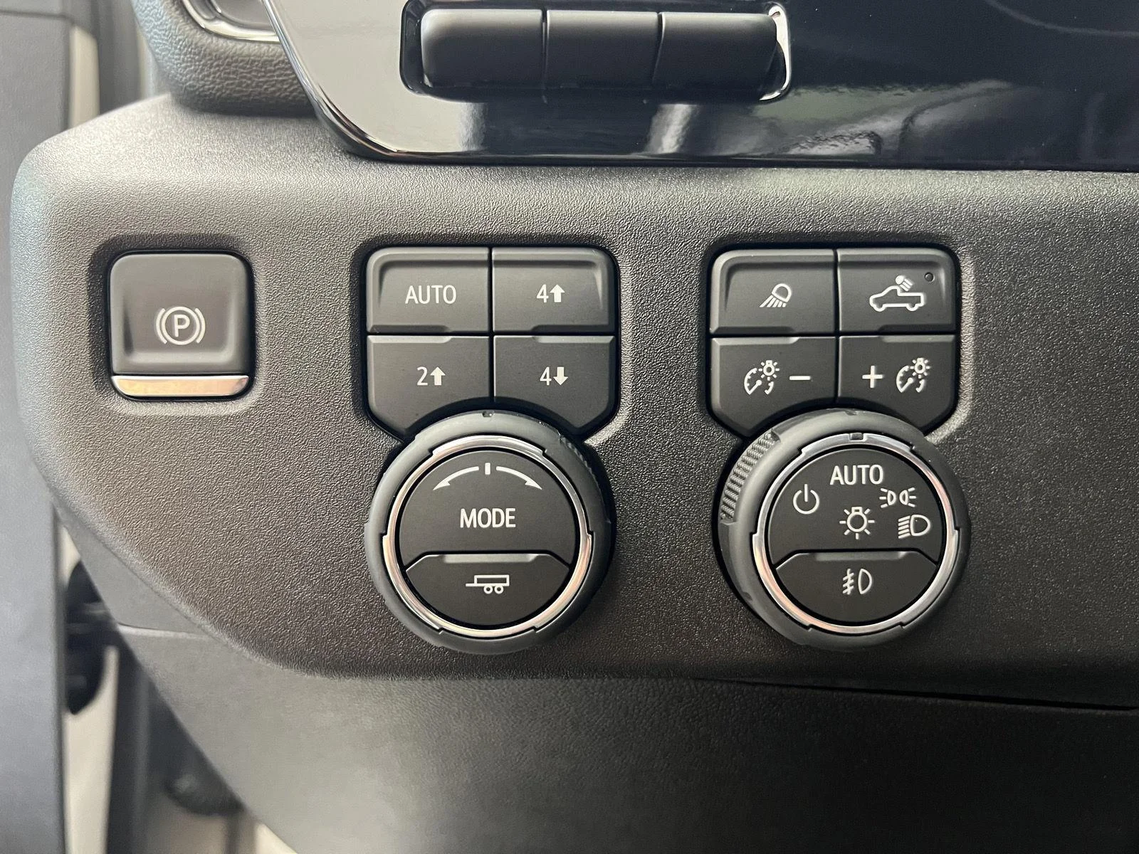 Used 2026 White Sands Chevrolet ZR2 image 9